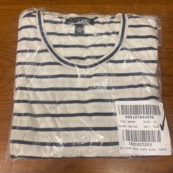 J Crew Puff-sleeve crewneck T-shirt in stripe
Item BR760 - Picture 2 of 2